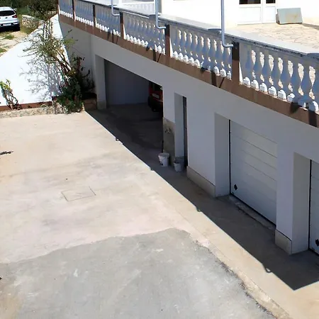 9037c Apartment Marina